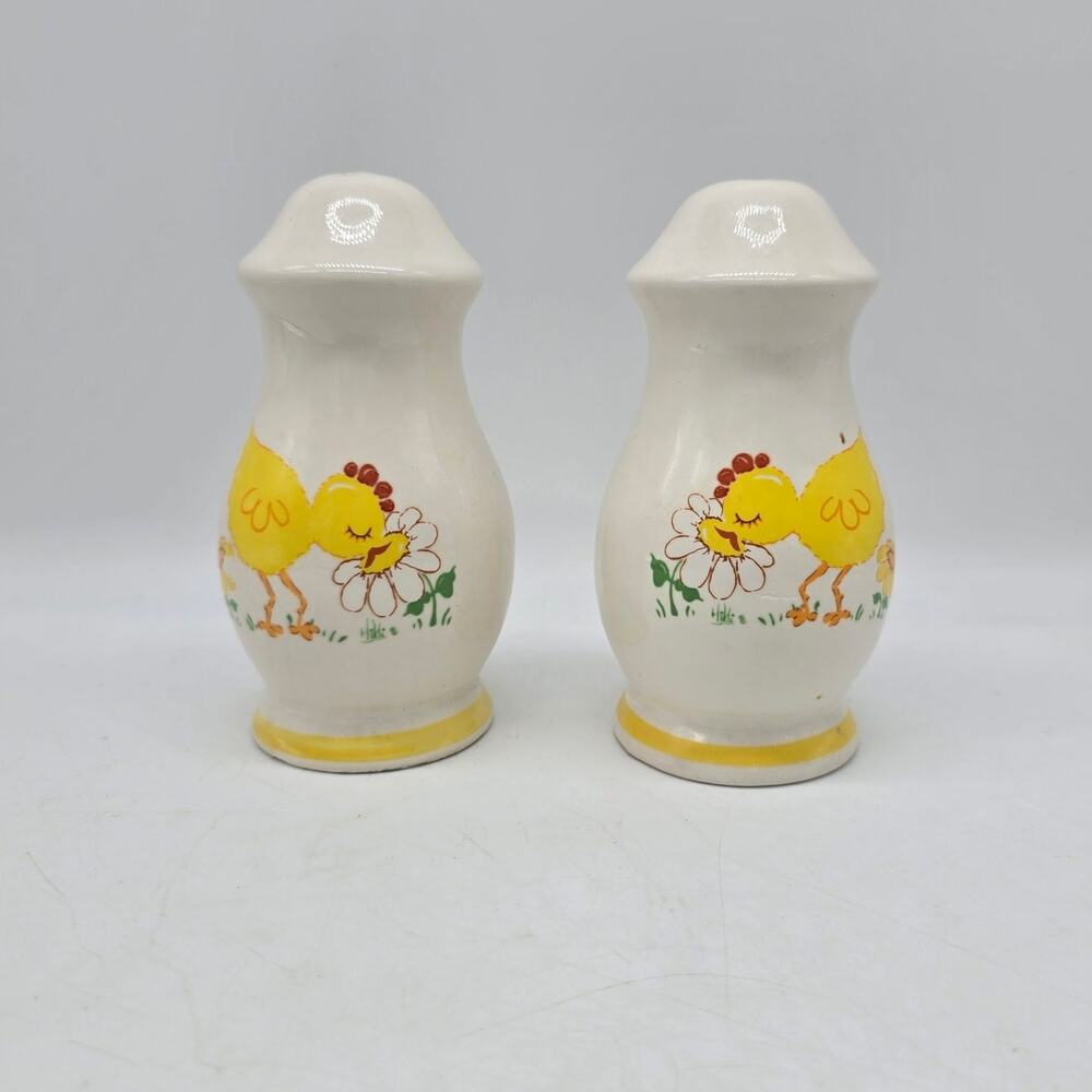 Vintage 5" Salt and Pepper Shakers Flowers and Chickens Country Chic CRAZING